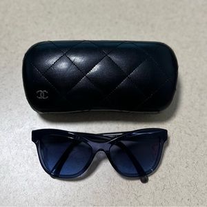 CHANEL Sunglasses (w/ hard case)